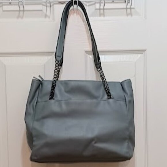 Simply Vera by Vera Wang dark/light gray large shoulder handbag w/9 compartments - Picture 2 of 11